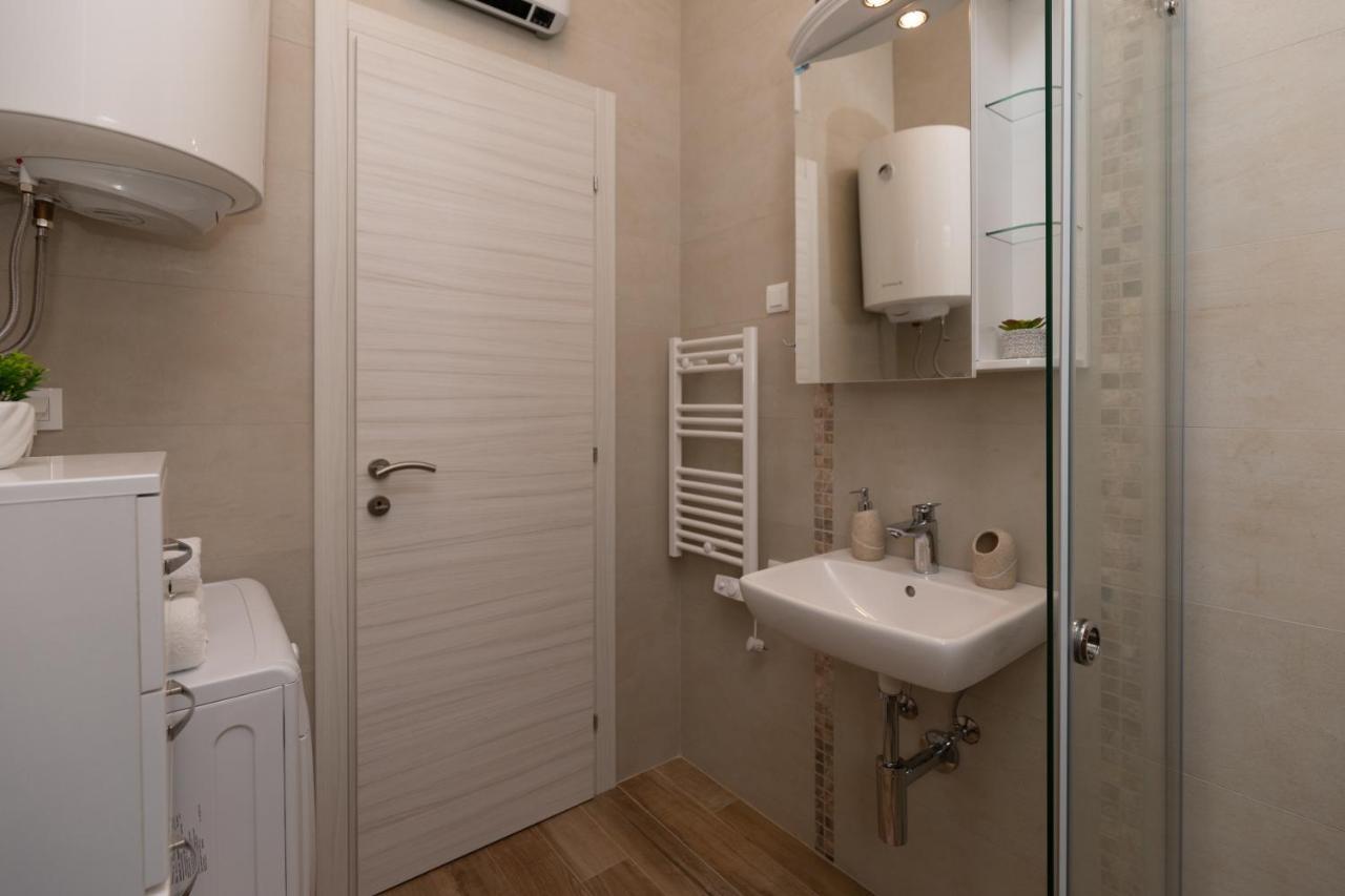 Bonintro Lux Apartment Kotor Eksteriør billede