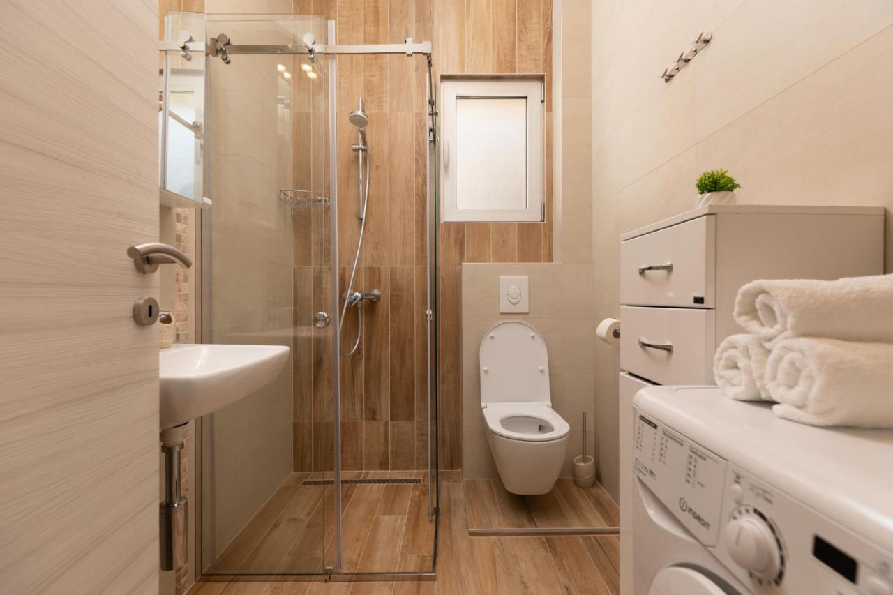 Bonintro Lux Apartment Kotor Eksteriør billede